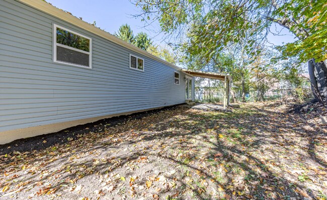Building Photo - 476 Fielding Dr