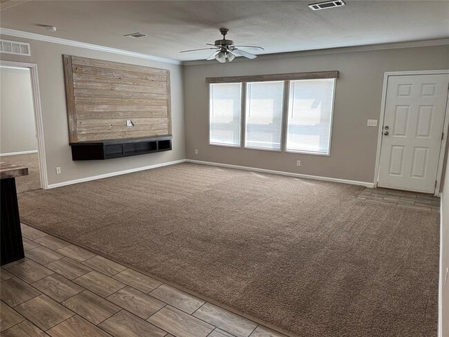 Building Photo - 685 Eileens Way