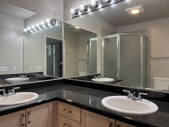 Building Photo - CLICK "REQUEST A TOUR" NOW!