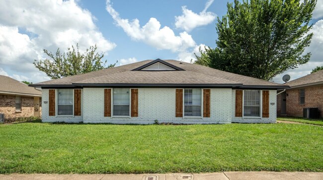 Building Photo - Beautifully Remodeled Duplex in Duncanville