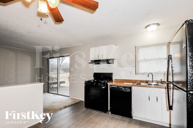 Building Photo - 14389 Wild Fox Ct