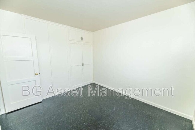 Building Photo - 1415 Visalia Ave