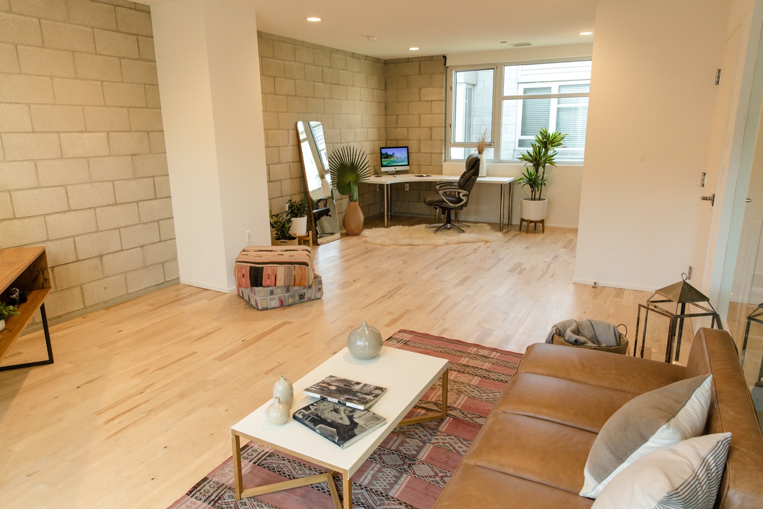 Building Photo - 3450 Cahuenga Blvd W