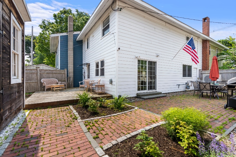 Building Photo - 103 Gray St