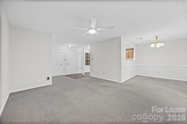 Building Photo - 2920 Iron Gate Ln