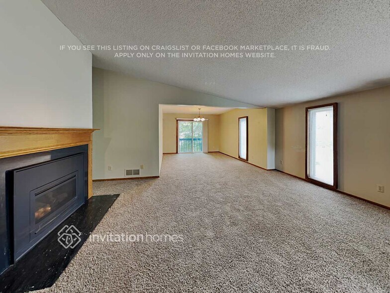 Building Photo - 6171 Kerry Ln NE