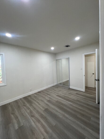 Building Photo - 515 Allen Ave