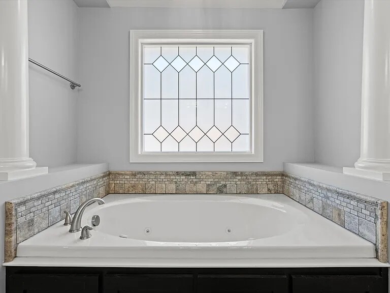 Building Photo - 27998 Cross Gate Dr