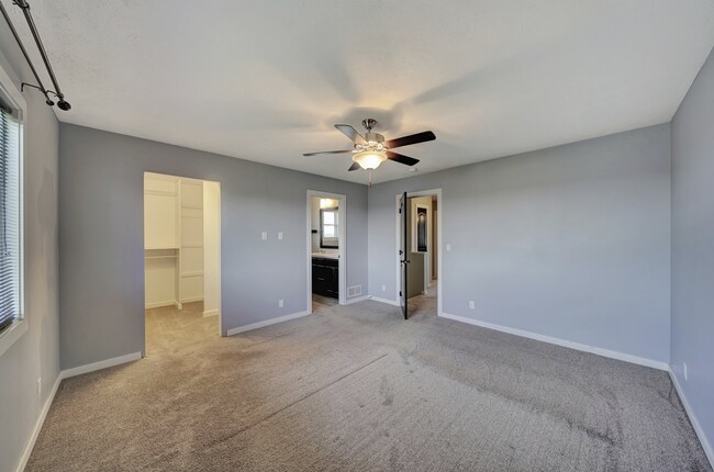 Building Photo - 7339 Yankee Woods Dr