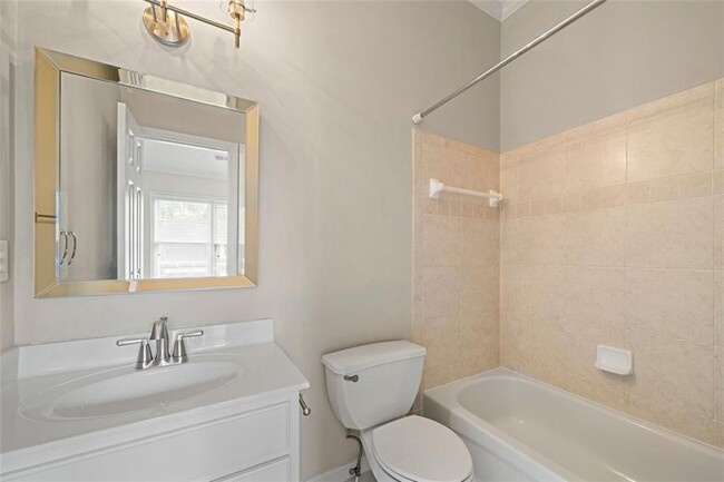 Building Photo - 6424 Queens Court Trace