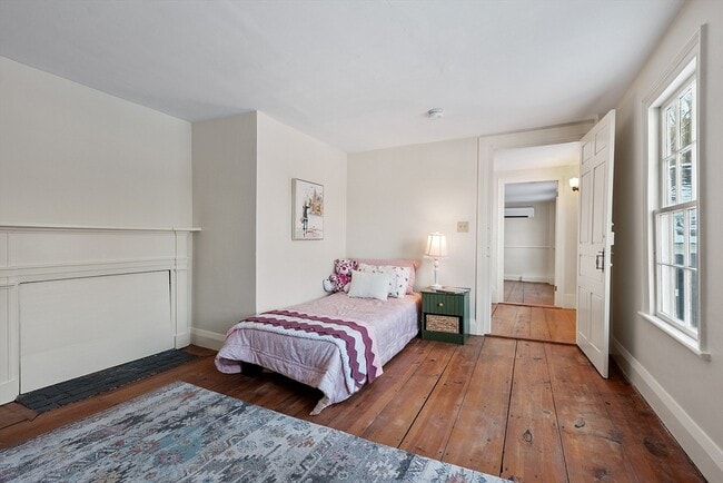 Building Photo - 25 Bulkeley Rd