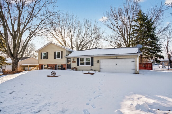 Building Photo - 15350 Drexel Way