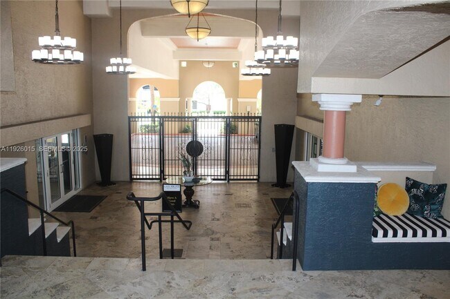 Building Photo - 520 SE 5 Ave