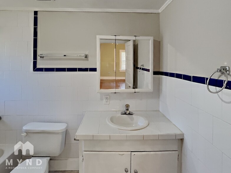 Building Photo - 1337 S Hairston Rd