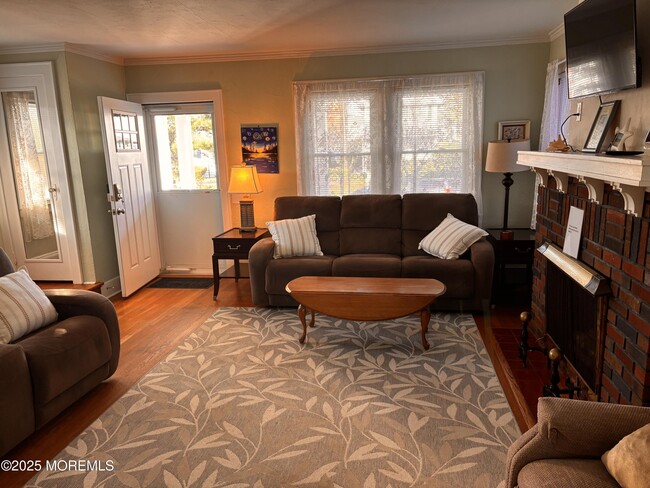 Building Photo - 411 Lincoln Ave