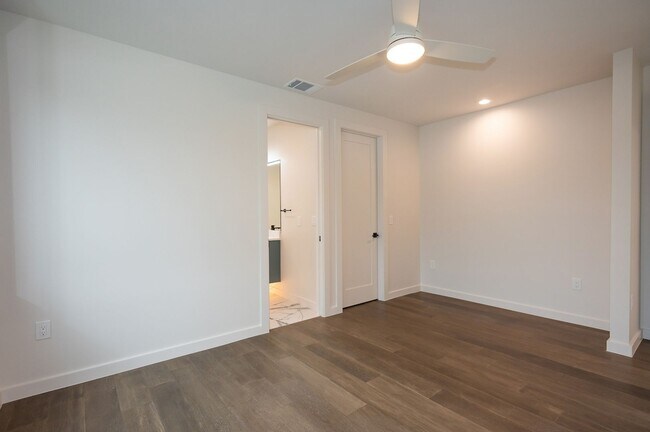 Building Photo - Modern, Updated, South Austin Two Story