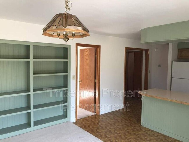 Building Photo - 17960 Bakers Farm Rd