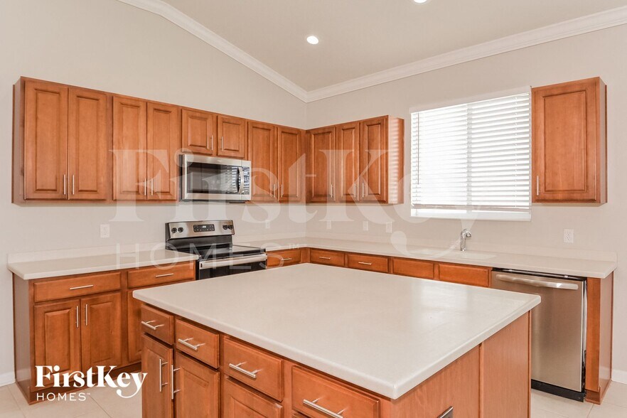 Building Photo - 9924 59th St E