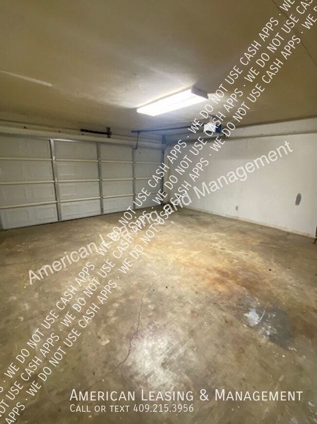 Building Photo - 296 Cedar Bend St