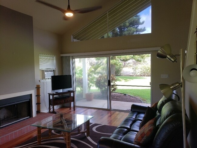 Building Photo - Beautiful Fully Furnished Condo