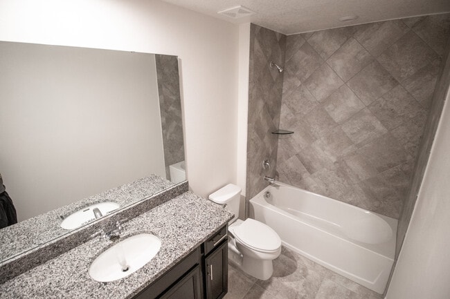 Building Photo - 2470 Avian Loop