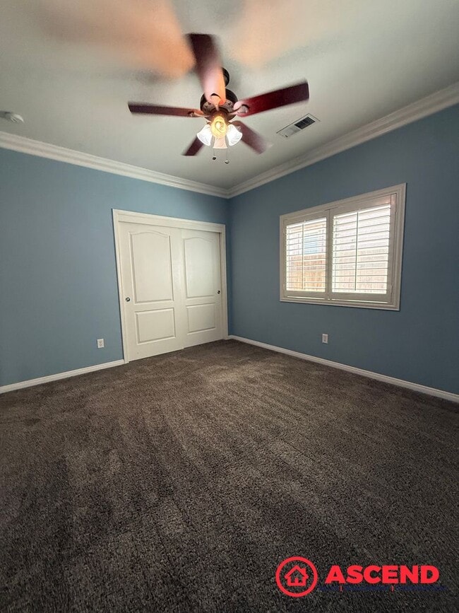 Building Photo - ** Move In Special! **Charming Home in Olive Dr Area!