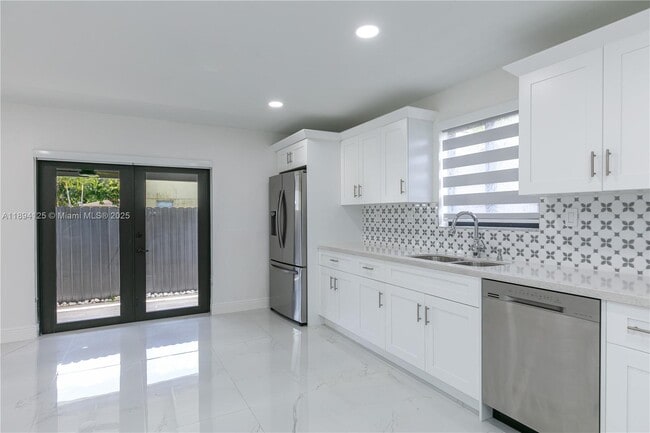 Building Photo - 3612 SW 15th St