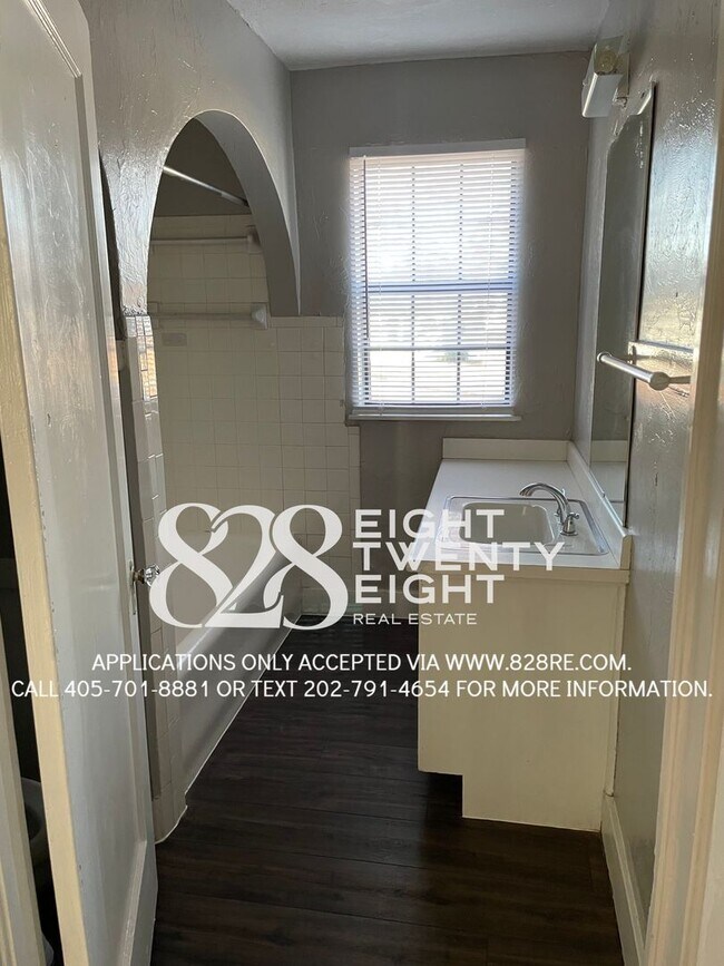Building Photo - AVAILABLE NOW! CUTE 1st FLOOR 1 BED/1 BATH with BONUS ROOM IN NW OKC!