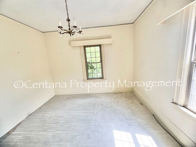 Building Photo - 1340 W Granite St