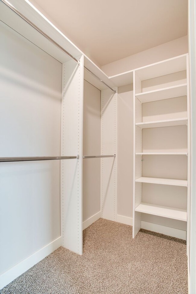 Building Photo - Modern 4-Bedroom Home in Moorhead