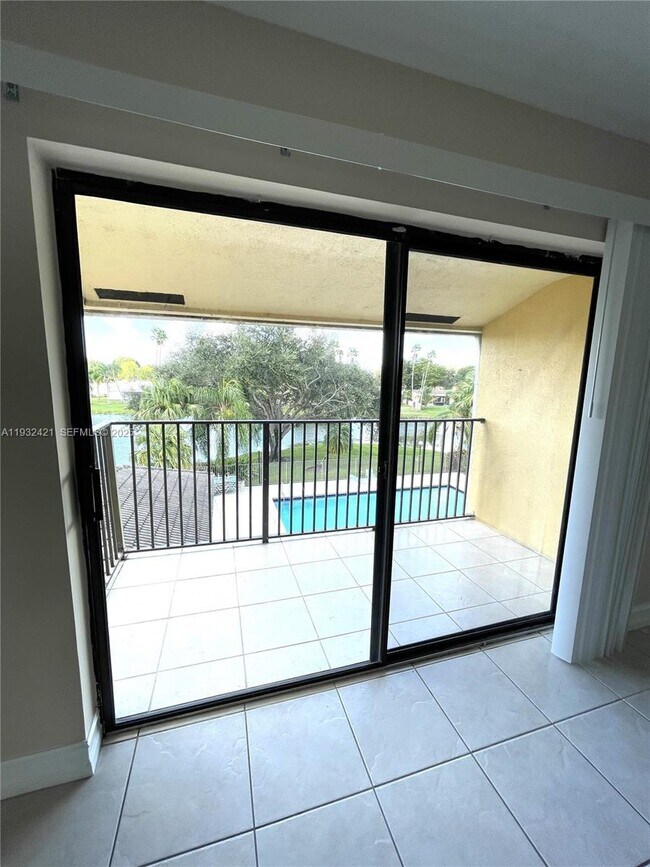 Building Photo - 11453 NW 39th Ct