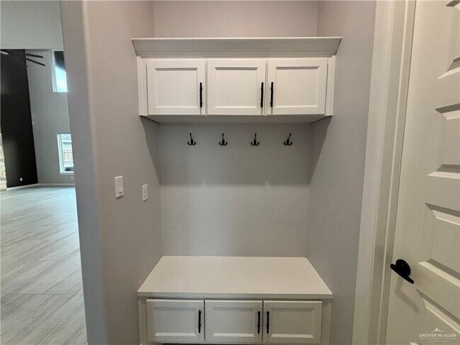 Building Photo - 33 Ensenada Ave