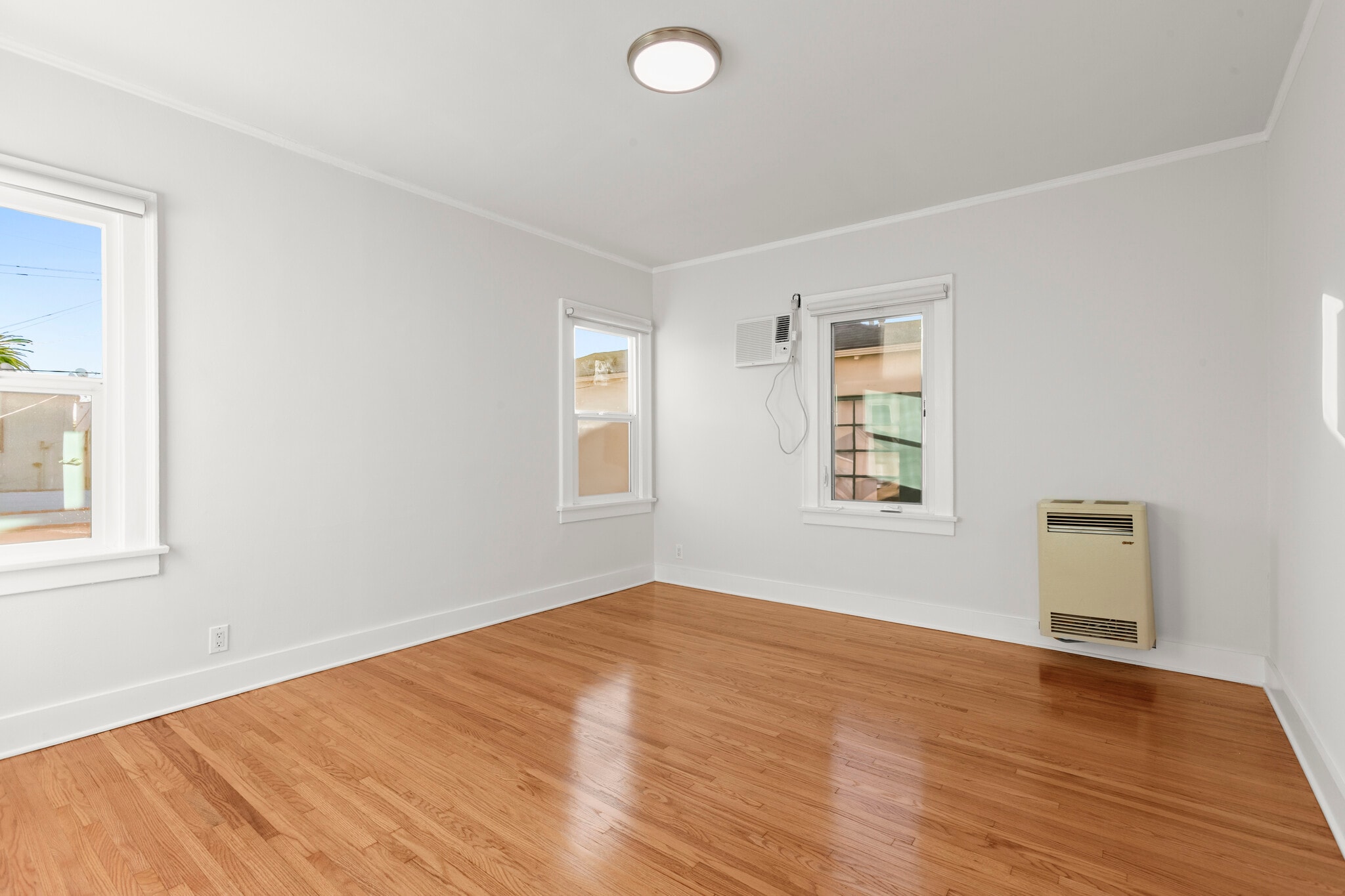 Building Photo - 518 N Genesee Ave