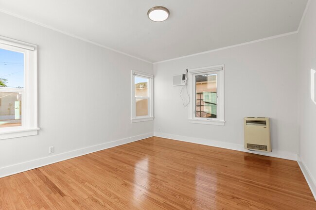 Building Photo - 518 N Genesee Ave