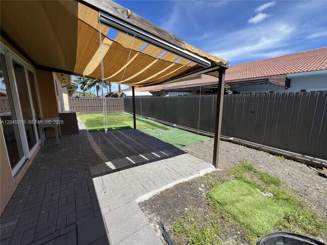 Building Photo - 8842 NW 142nd Ln