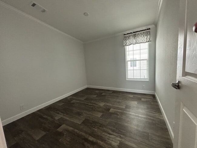 Building Photo - 1 Kimberly Ct