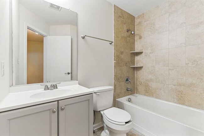 Building Photo - 505 Knollwood Ct