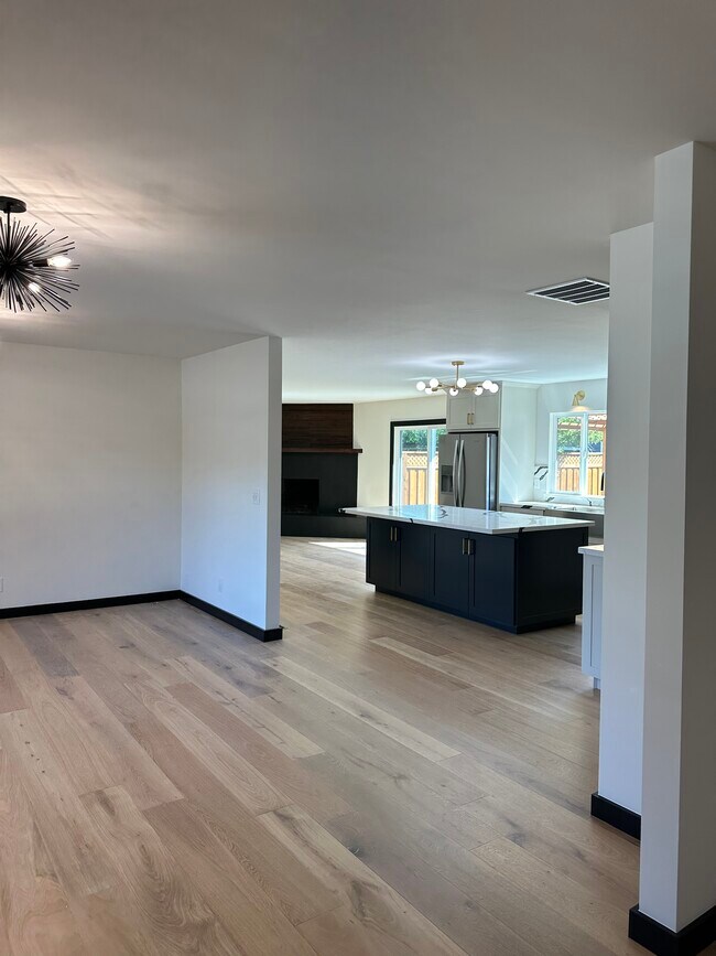 Building Photo - 2322 Parkwood Ct