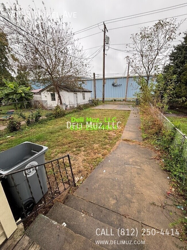 Building Photo - 400 E Eichel Ave