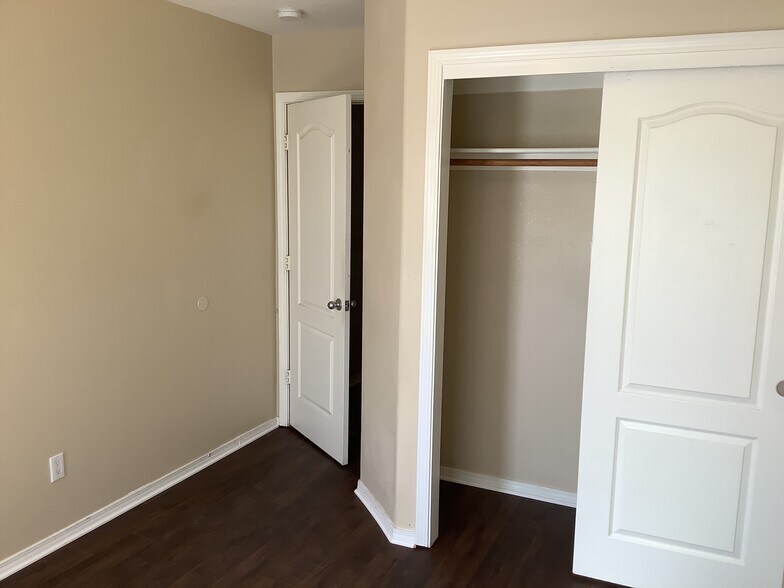 Building Photo - 7623 Banyon Ave NW