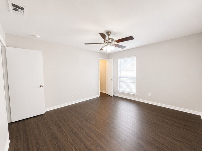 Building Photo - 7716-7718 Sable Lane
