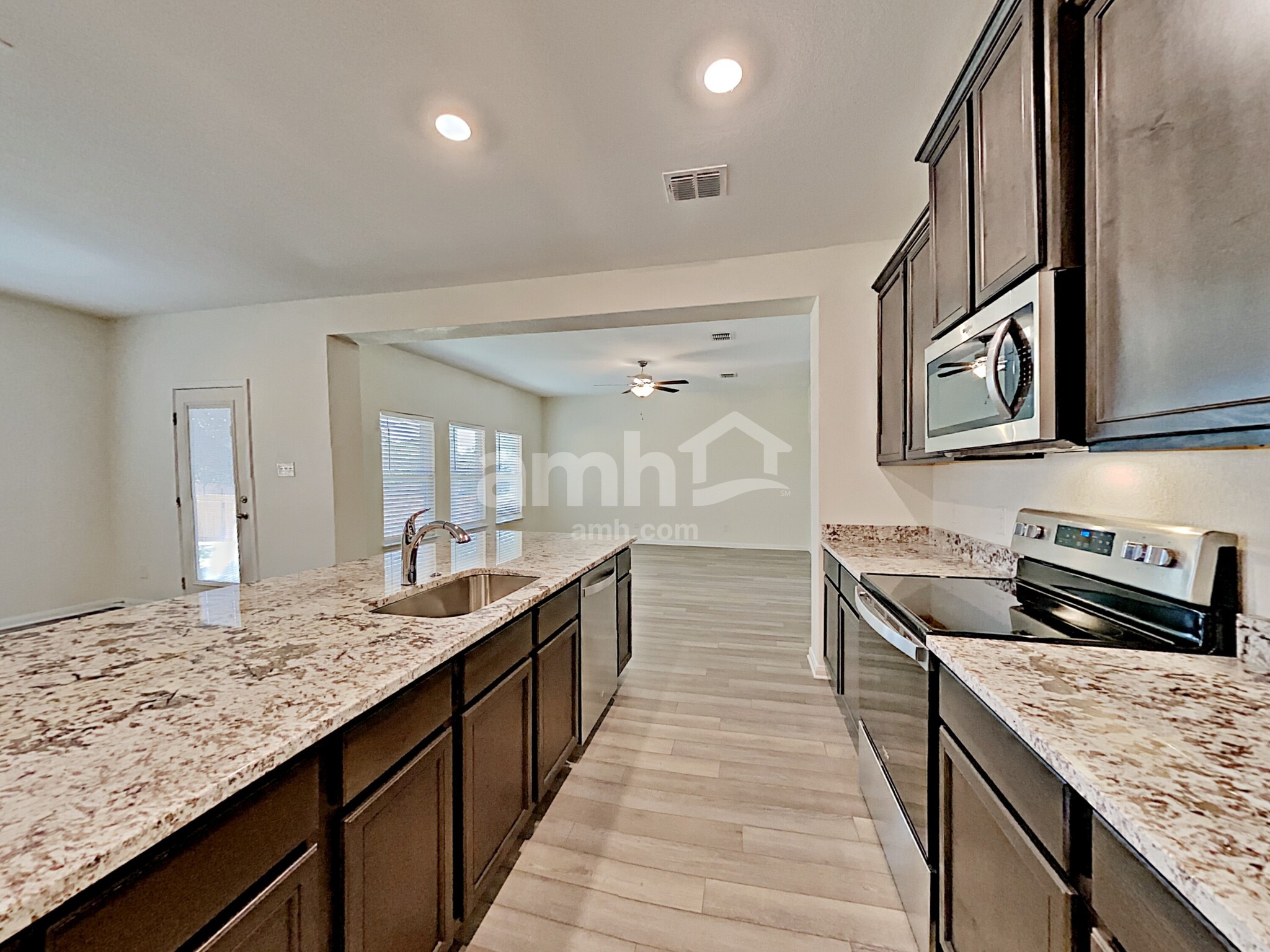 Building Photo - 7906 Cactus Plum Dr