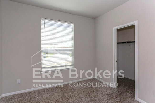 Building Photo - 1236 Grand Oak Trl