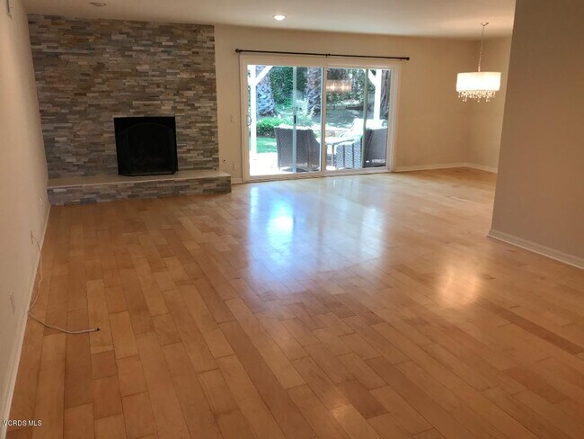 Building Photo - 41 Oakleaf Ave