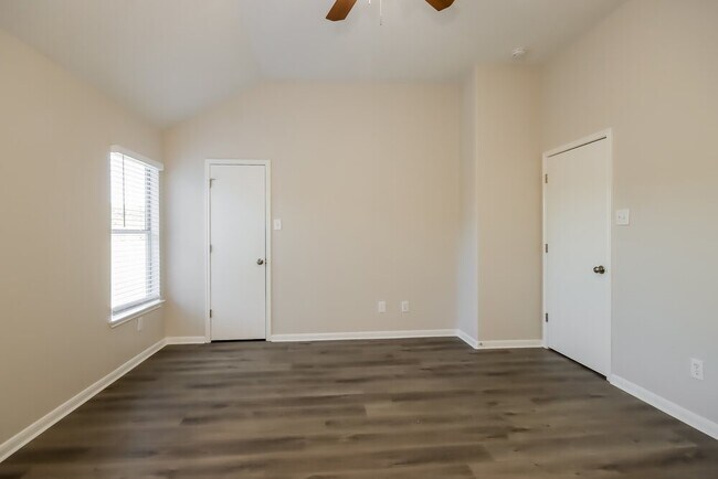 Building Photo - 18407 Heartland Ct
