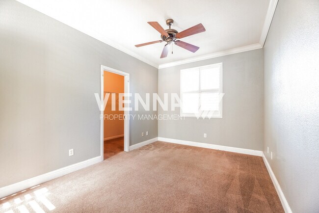 Building Photo - 1311 Green Ravine Dr