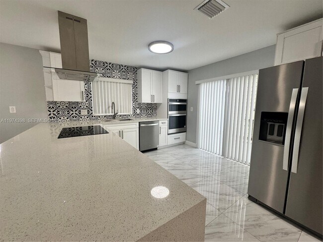 Building Photo - 14024 SW 148th Ln