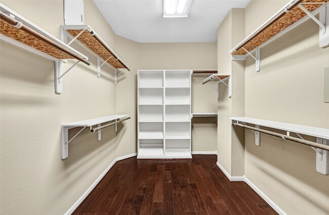 Building Photo - 21327 Pennshore Ln