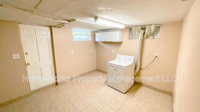 Building Photo - 4012 Clarks Ln