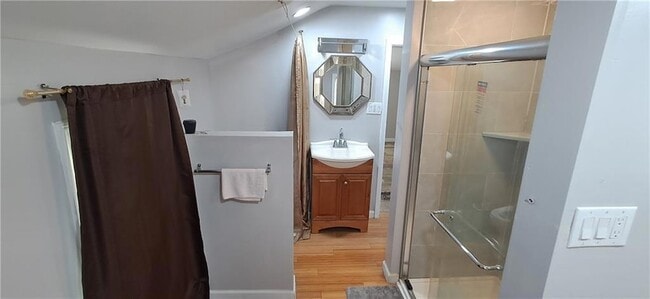 Building Photo - 1115 5th Ave